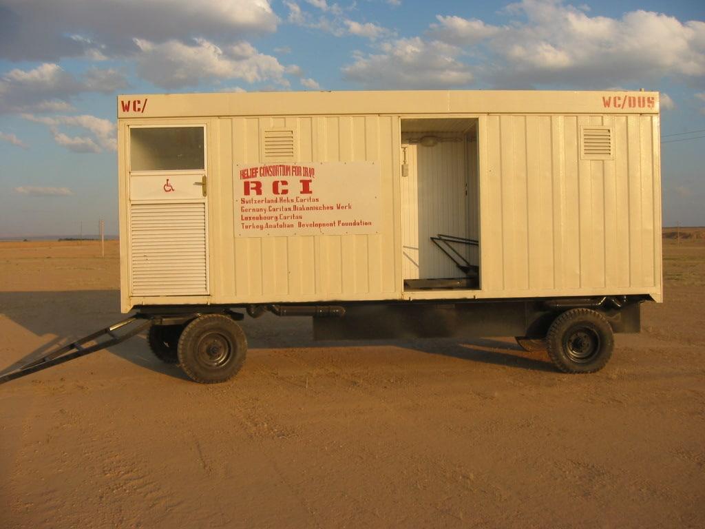 Mobile bath and toilet